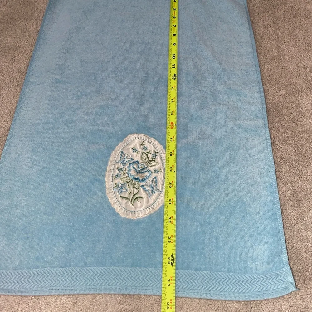 Fieldcrest cotton hand